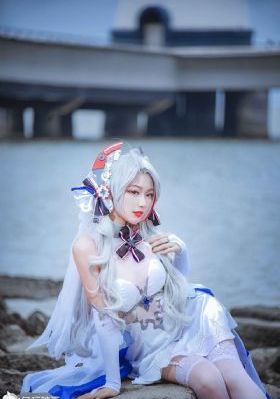 含着岳的丝袜美足脚趾电影