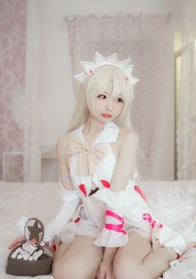 一边亲着一面膜下奶